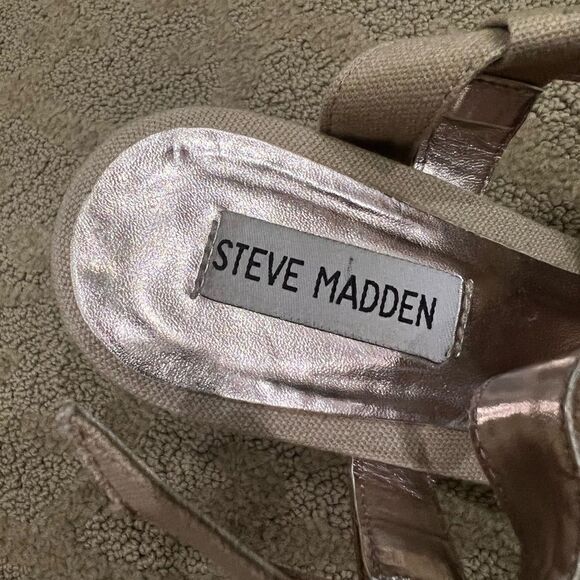 Steve Madden Women’s 6.5 Adorable Khaki Wedge Sandals with Bow and Back Buckle - Picture 13 of 15